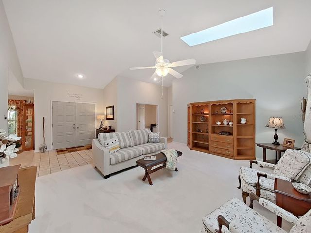 305 RUNNING HORSE ROAD, Seffner, FL 33584