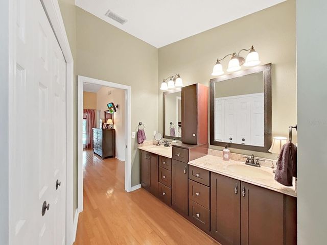 305 RUNNING HORSE ROAD, Seffner, FL 33584