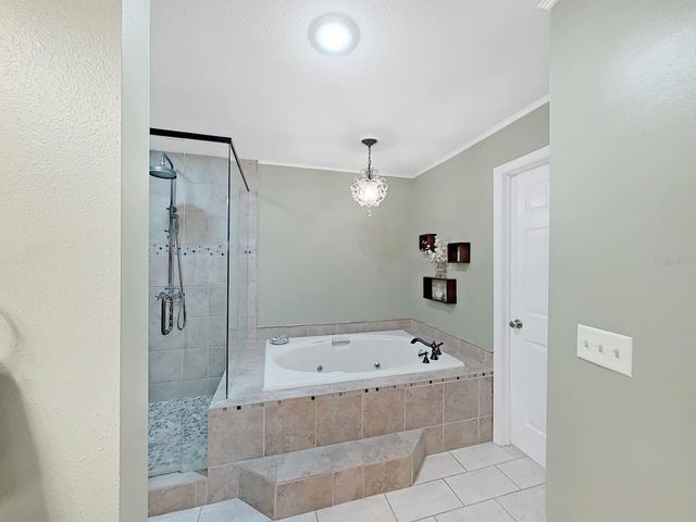 305 RUNNING HORSE ROAD, Seffner, FL 33584