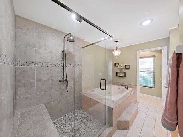 305 RUNNING HORSE ROAD, Seffner, FL 33584