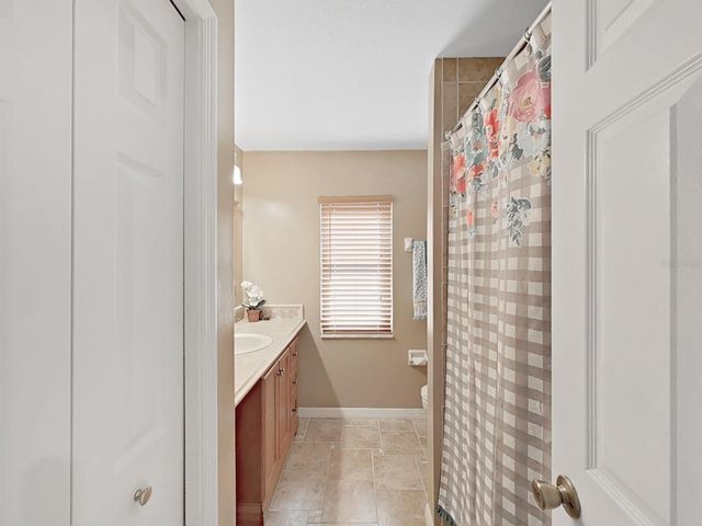 305 RUNNING HORSE ROAD, Seffner, FL 33584