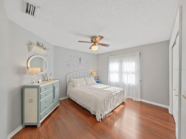 305 RUNNING HORSE ROAD, Seffner, FL 33584