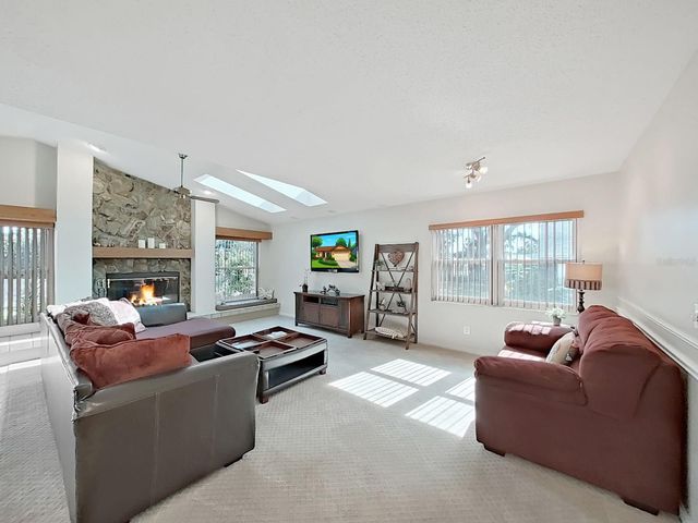 305 RUNNING HORSE ROAD, Seffner, FL 33584