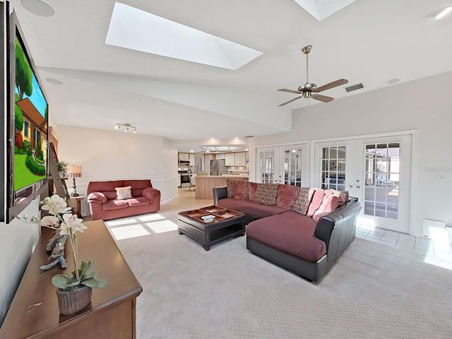 305 RUNNING HORSE ROAD, Seffner, FL 33584