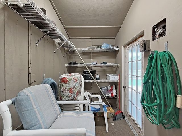 305 RUNNING HORSE ROAD, Seffner, FL 33584