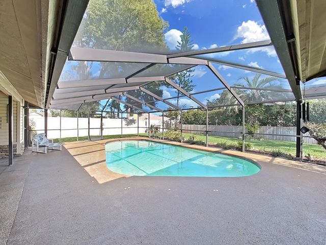 305 RUNNING HORSE ROAD, Seffner, FL 33584