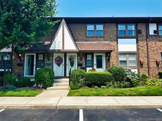 445 Mariners Way, Copiague, NY 11726