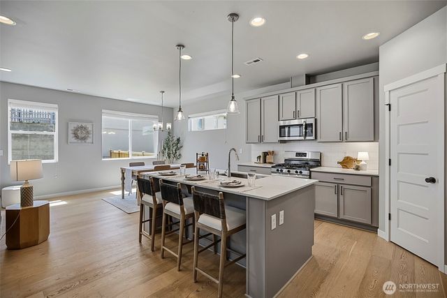 6834 46th Street NE, Marysville, WA 98270