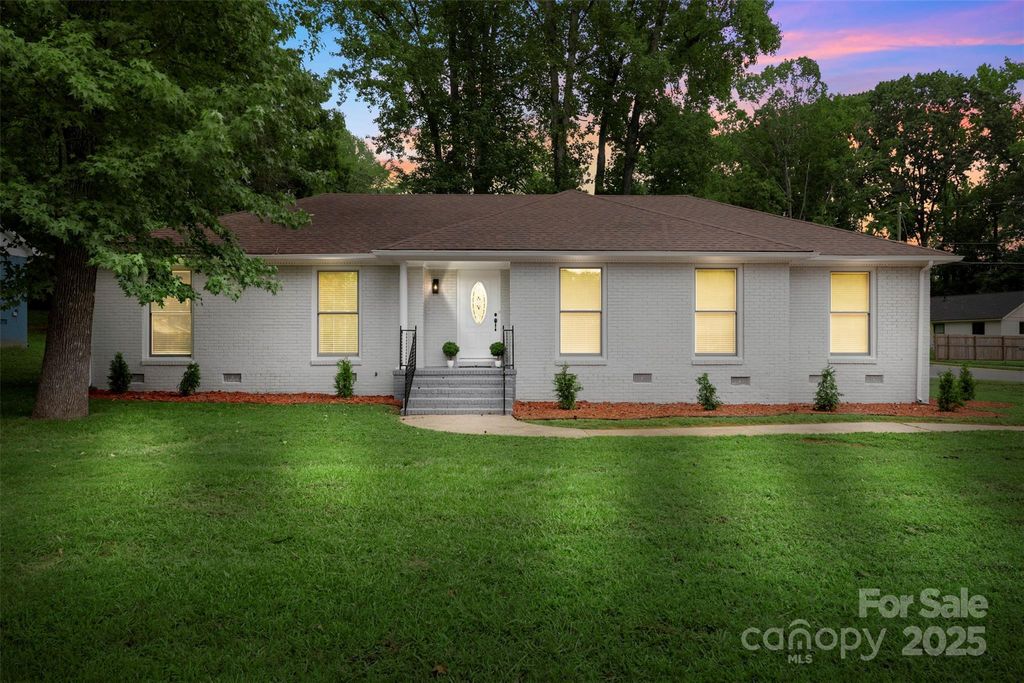 7431 Idlewild Road, Charlotte, NC 28212