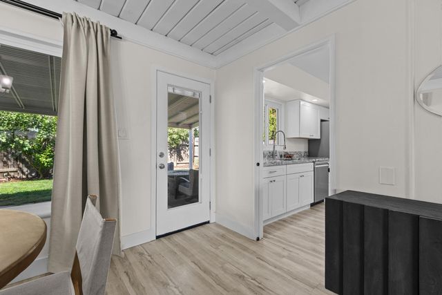 2209 Tevis Rd, Sacramento, CA 95825