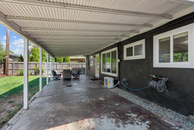 2209 Tevis Rd, Sacramento, CA 95825