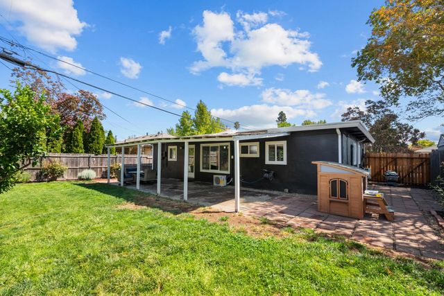 2209 Tevis Rd, Sacramento, CA 95825