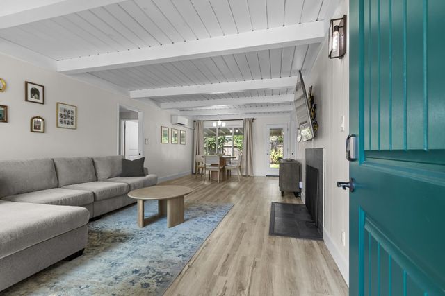 2209 Tevis Rd, Sacramento, CA 95825