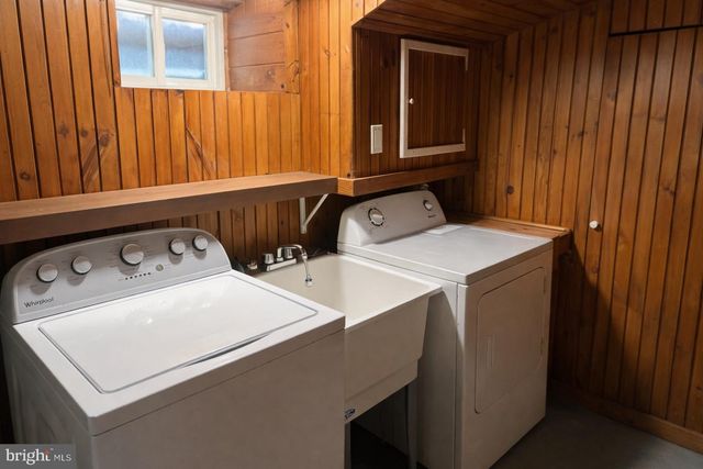 227 N LINDEN AVE, Upper Darby, PA 19082