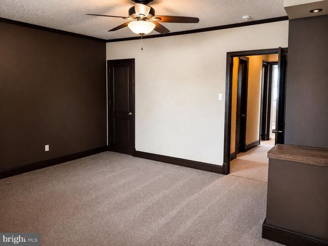 227 N LINDEN AVE, Upper Darby, PA 19082