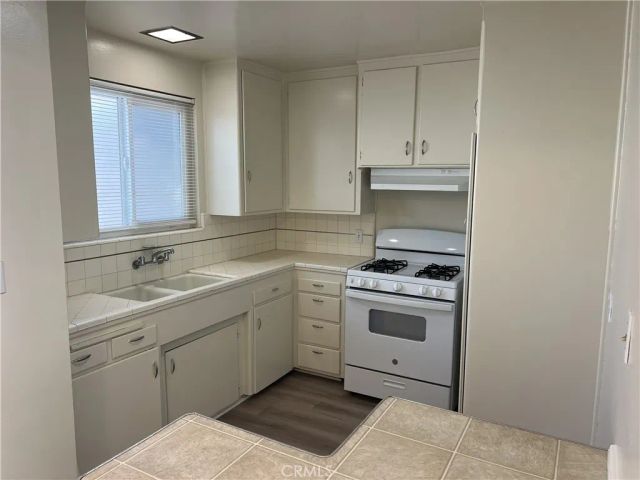400 W Atlantic Boulevard B, Alhambra, CA 91801