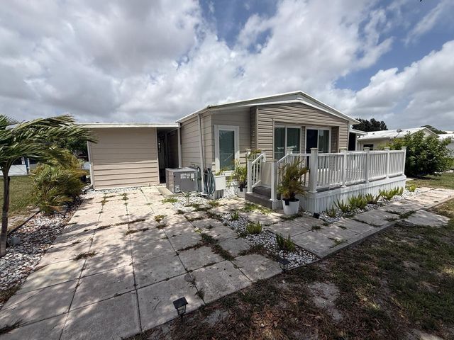 698 Sunny South Avenue, Boynton Beach, FL 33436