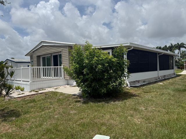 698 Sunny South Avenue, Boynton Beach, FL 33436