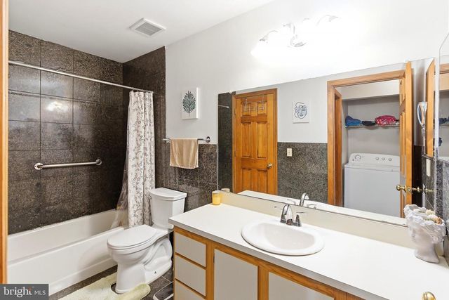 200 VIOLET LN, Jackson, NJ 08527