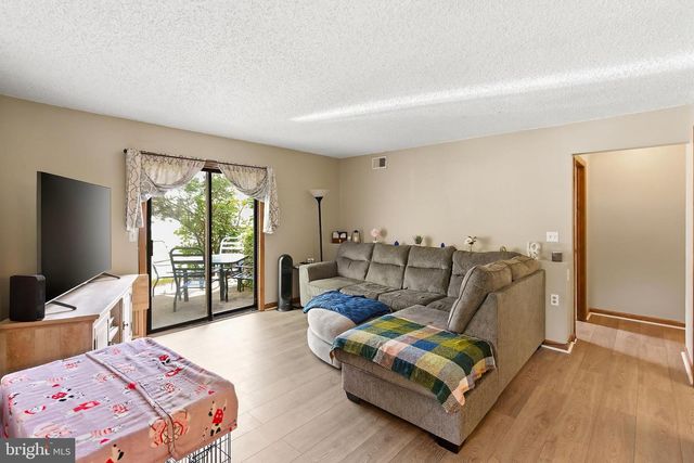 200 VIOLET LN, Jackson, NJ 08527
