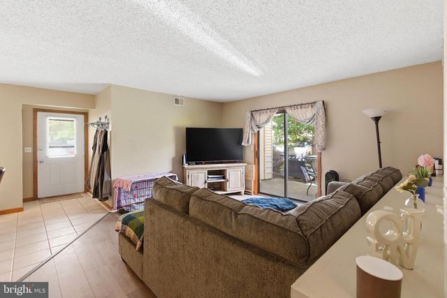 200 VIOLET LN, Jackson, NJ 08527