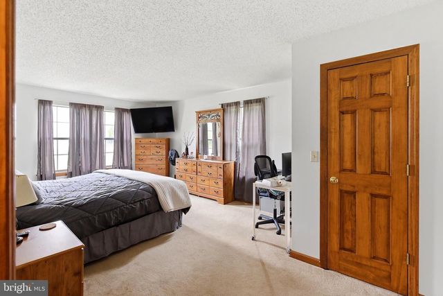 200 VIOLET LN, Jackson, NJ 08527
