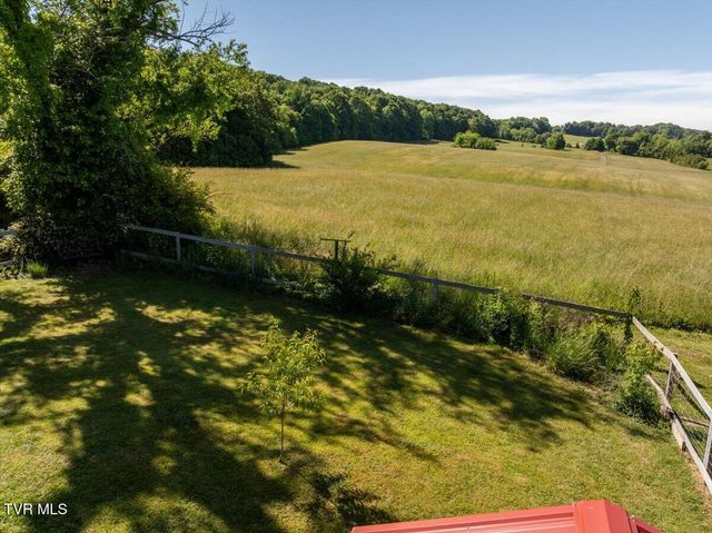 139 Valley Pl Drive, Johnson City, TN 37615