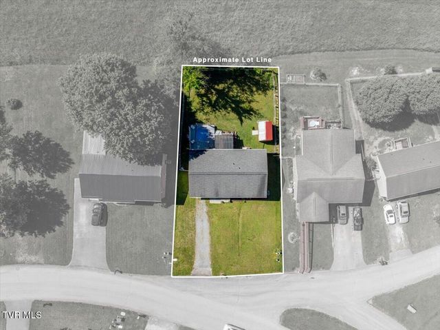 139 Valley Pl Drive, Johnson City, TN 37615