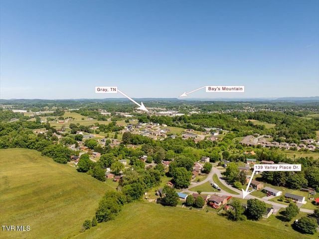 139 Valley Pl Drive, Johnson City, TN 37615