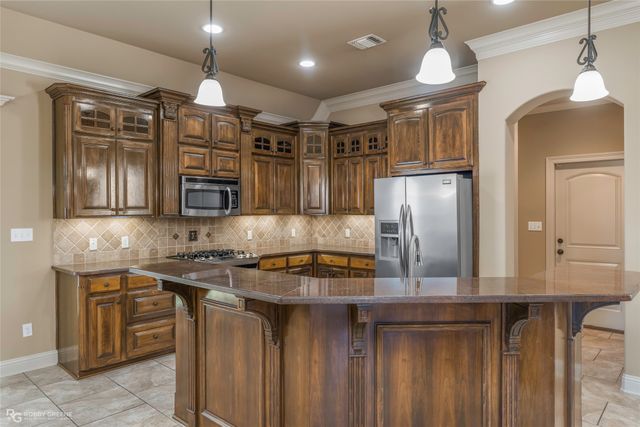 619 Bitter Pecan Drive, Bossier City, LA 71111