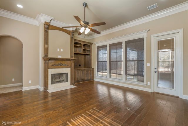 619 Bitter Pecan Drive, Bossier City, LA 71111