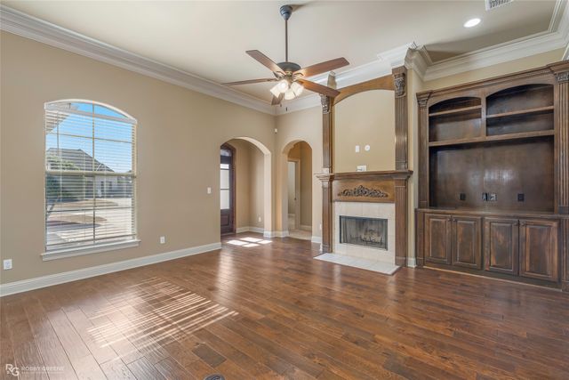 619 Bitter Pecan Drive, Bossier City, LA 71111