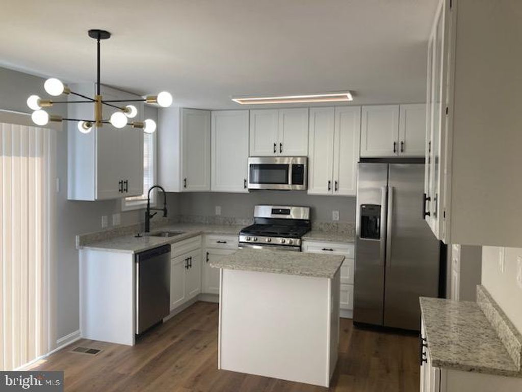 Image 12 of property listing at 920 BURNING TREE CT, Westminster, MD 21158