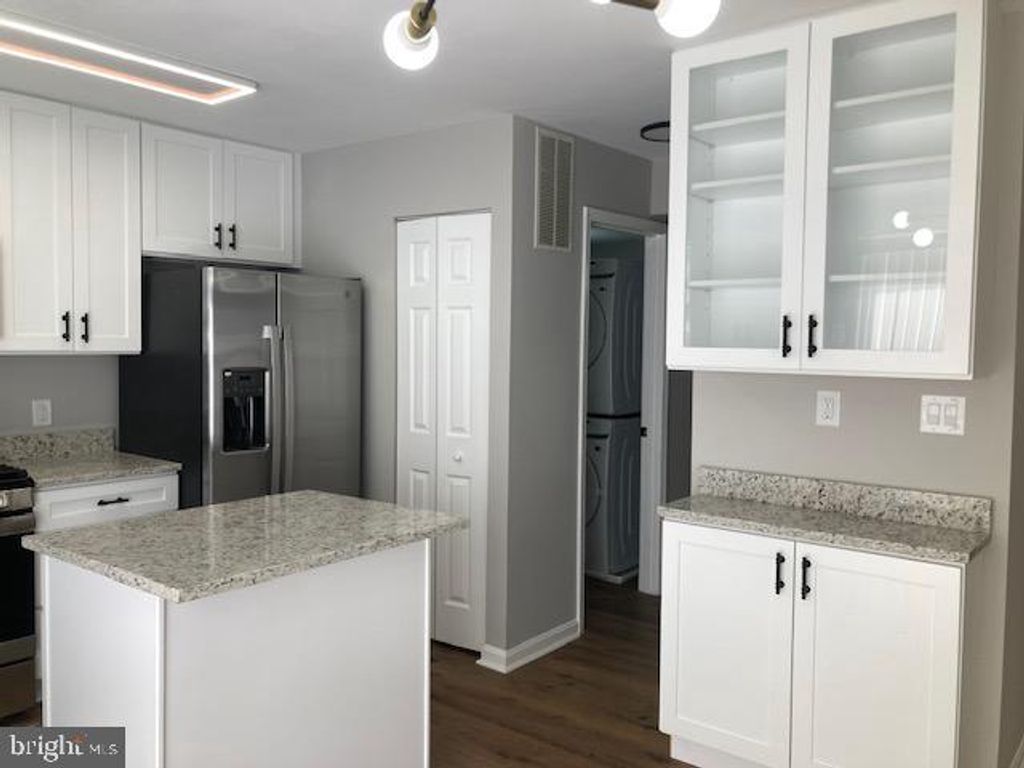 Image 13 of property listing at 920 BURNING TREE CT, Westminster, MD 21158