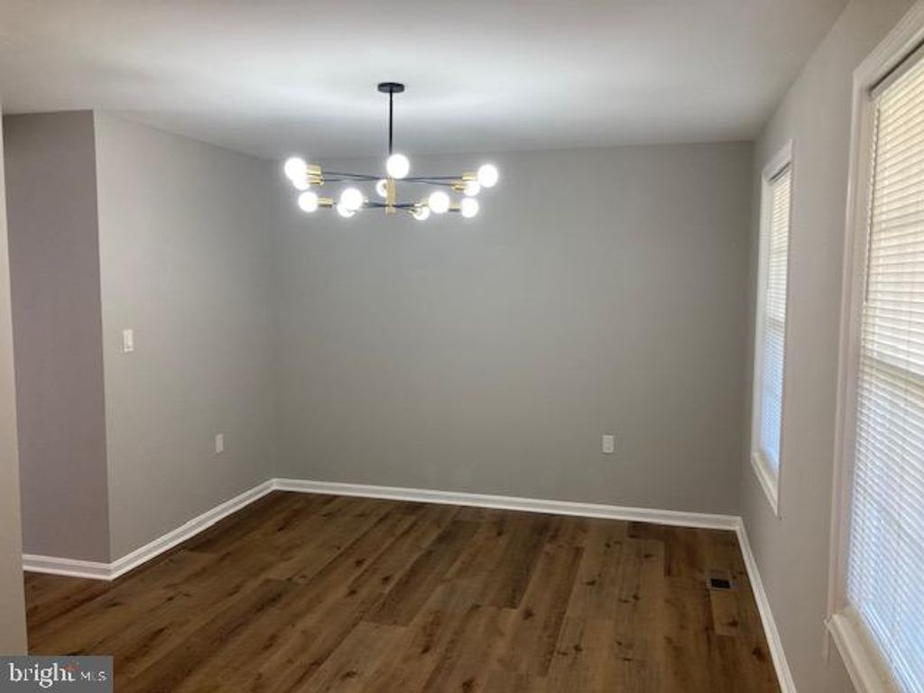 Image 7 of property listing at 920 BURNING TREE CT, Westminster, MD 21158