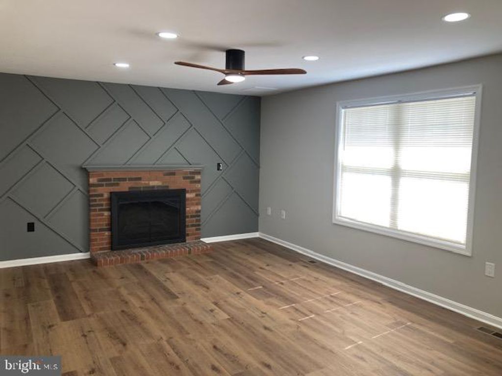 Image 9 of property listing at 920 BURNING TREE CT, Westminster, MD 21158