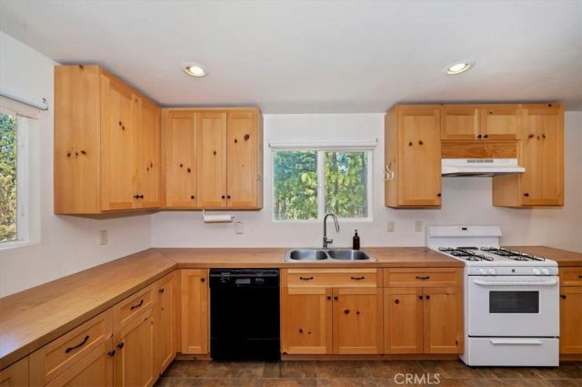 304 Sugarloaf Boulevard, Big Bear City, CA 92314