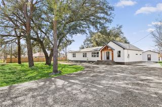 925 County Road 737b, Alvin, TX 77511