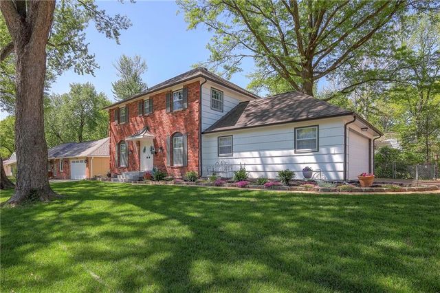 9724 Outlook Drive, Overland Park, KS 66207