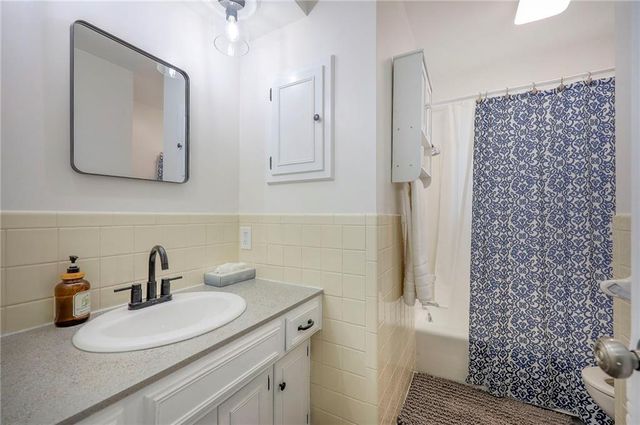 9724 Outlook Drive, Overland Park, KS 66207