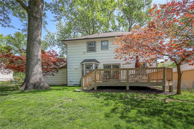 9724 Outlook Drive, Overland Park, KS 66207