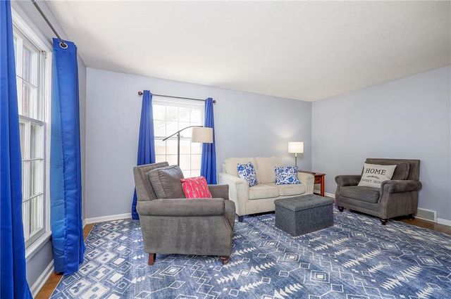 9724 Outlook Drive, Overland Park, KS 66207