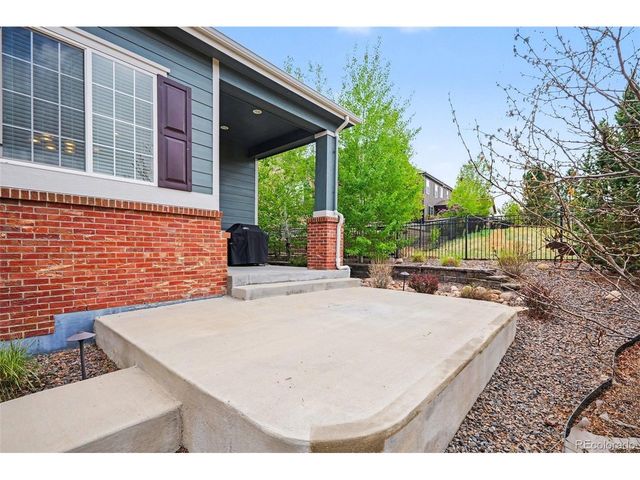 26534 E Links Pl, Aurora, CO 80016