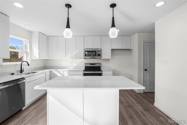 242 Noser Drive, Florissant, MO 63031