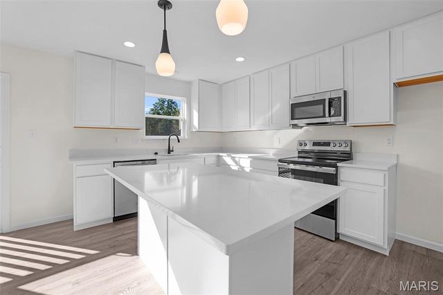 242 Noser Drive, Florissant, MO 63031