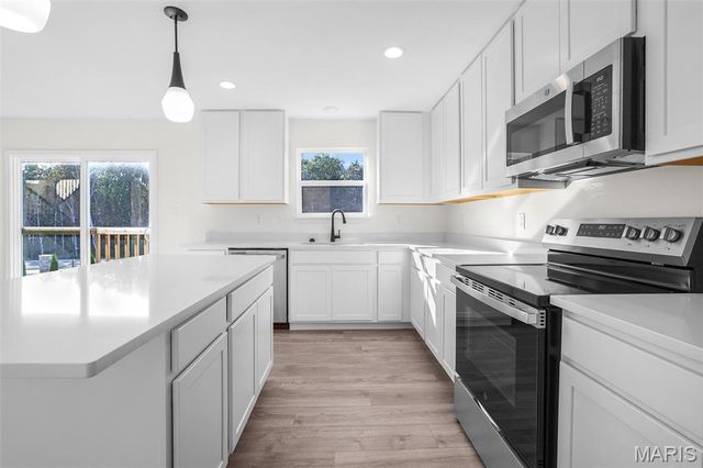 242 Noser Drive, Florissant, MO 63031