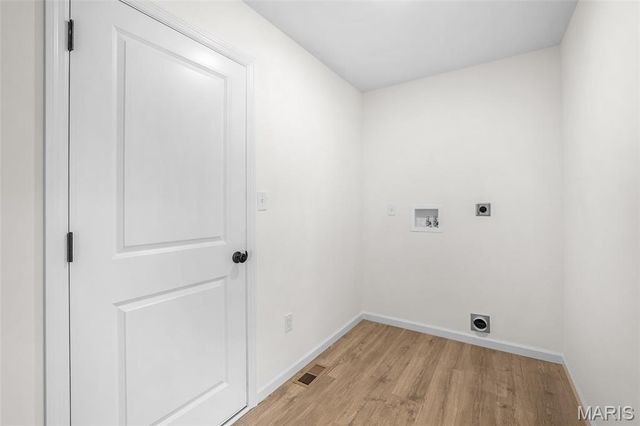 242 Noser Drive, Florissant, MO 63031