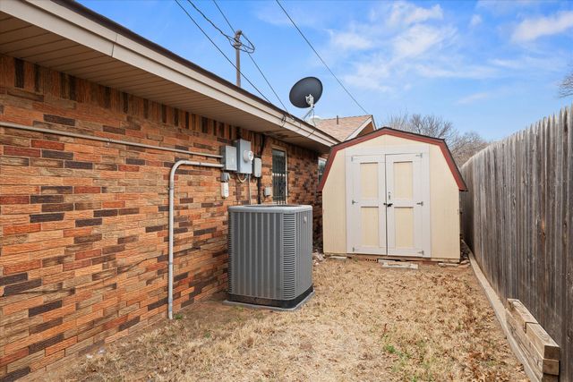 101 Willowwood Lane, Levelland, TX 79336