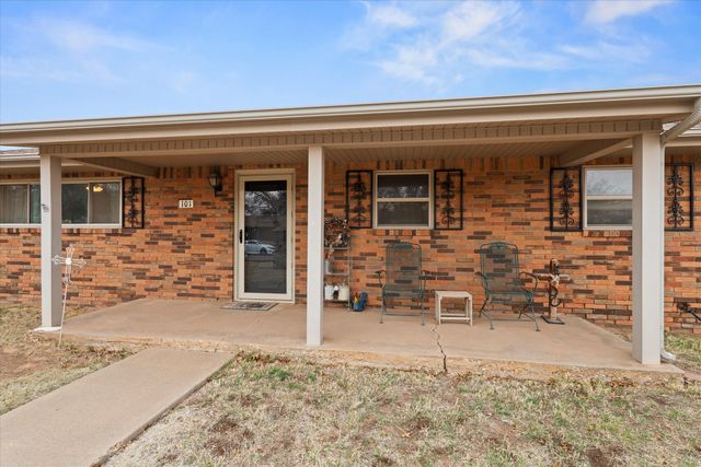 101 Willowwood Lane, Levelland, TX 79336