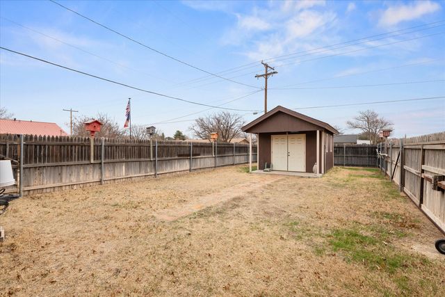 101 Willowwood Lane, Levelland, TX 79336